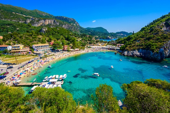 Spiagge a Corfu: le più belle e le migliori dove andare per mare e servizi offerti