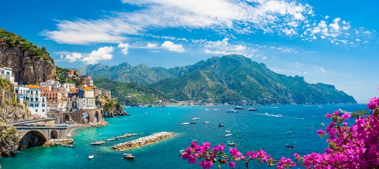 Dove andare in vacanza a Giugno in Italia: i migliori viaggi da fare in coppia o con famiglia e bambini