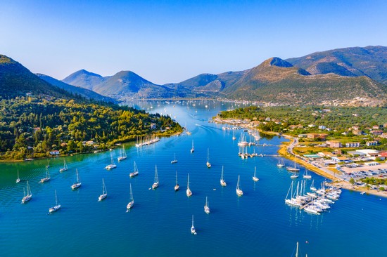 Migliori zone e località dove alloggiare a Lefkada per i giovani e la vita notturna