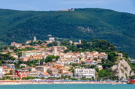 Dove andare nelle Marche per il ponte del 1° Maggio: dove andare in vacanza e città da visitare