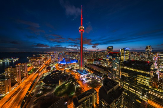 CN Tower: prezzi biglietti, come arrivare, orari, attrazioni, cosa vedere e fare