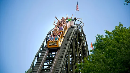 Knoebels Amusement Resort: Guida alle Attrazioni, Orari, Prezzi e Come Arrivare nel Parco Divertimenti più Amato della Pennsylvania