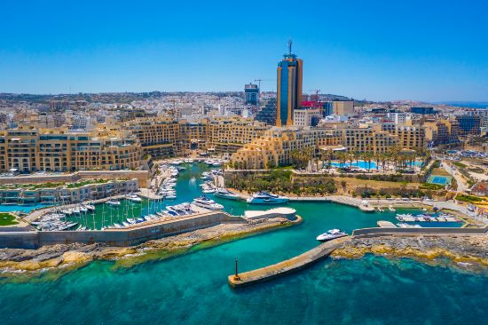 Migliori zone e località dove alloggiare a Malta per i giovani e la vita notturna