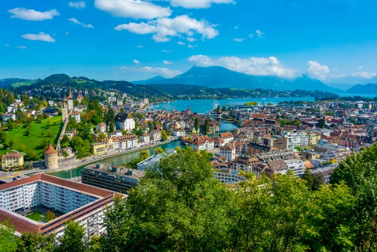 Dove andare in Svizzera per il ponte dell’8 Dicembre: le migliori destinazioni per una vacanza indimenticabile