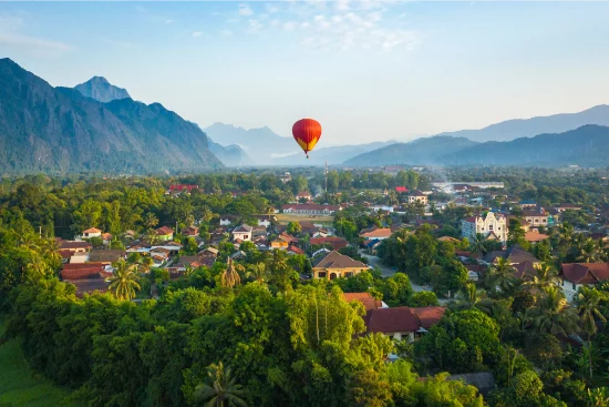 Laos: dove andare in vacanza tra isole del Mekong, città tranquille e natura potente