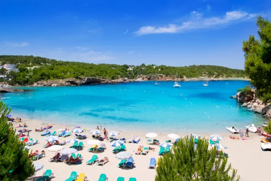 Ibiza oltre i cliché: guida su cosa fare e vedere